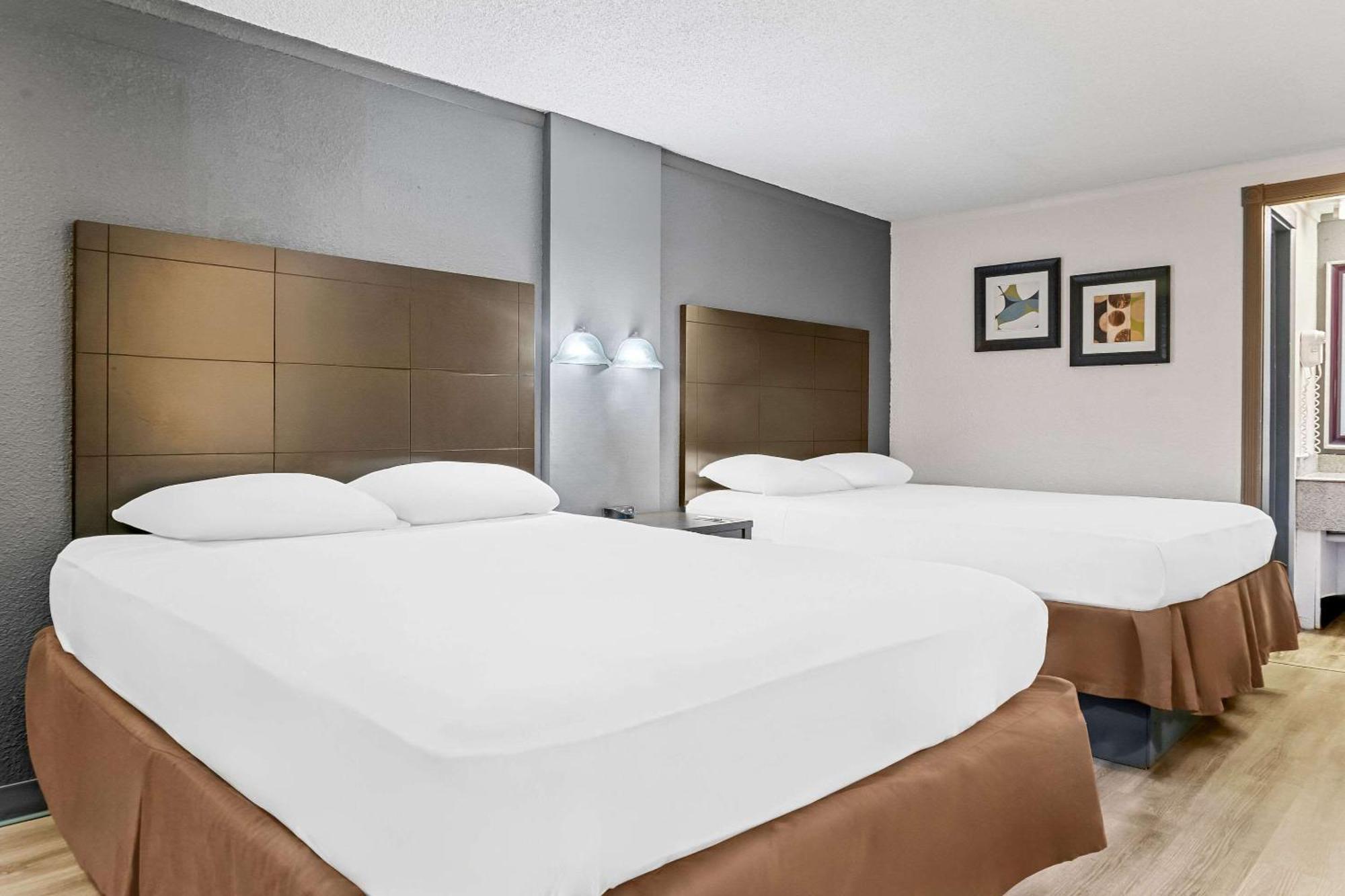 Rodeway Inn & Suites Saginaw Exterior foto